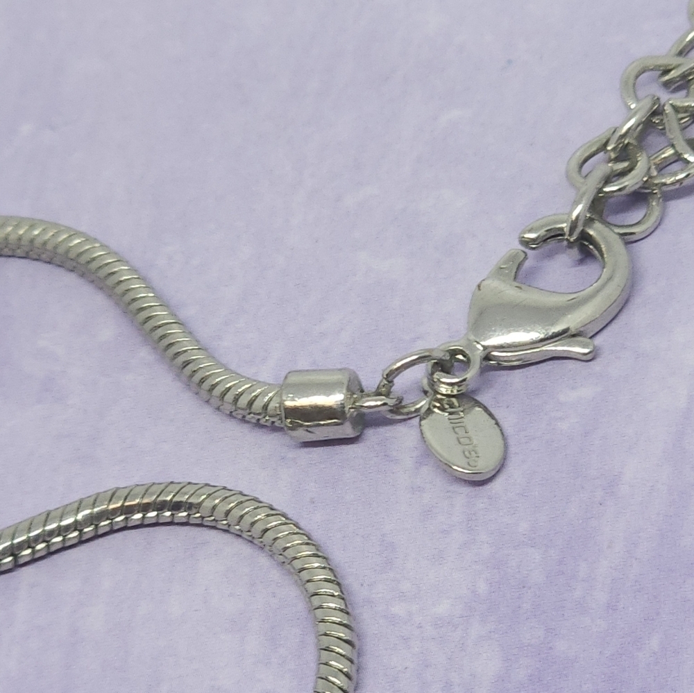 👍5 For $20 Chico's Silver Tone Textured Medallion Snake Chain Necklace - Picture 4 of 6